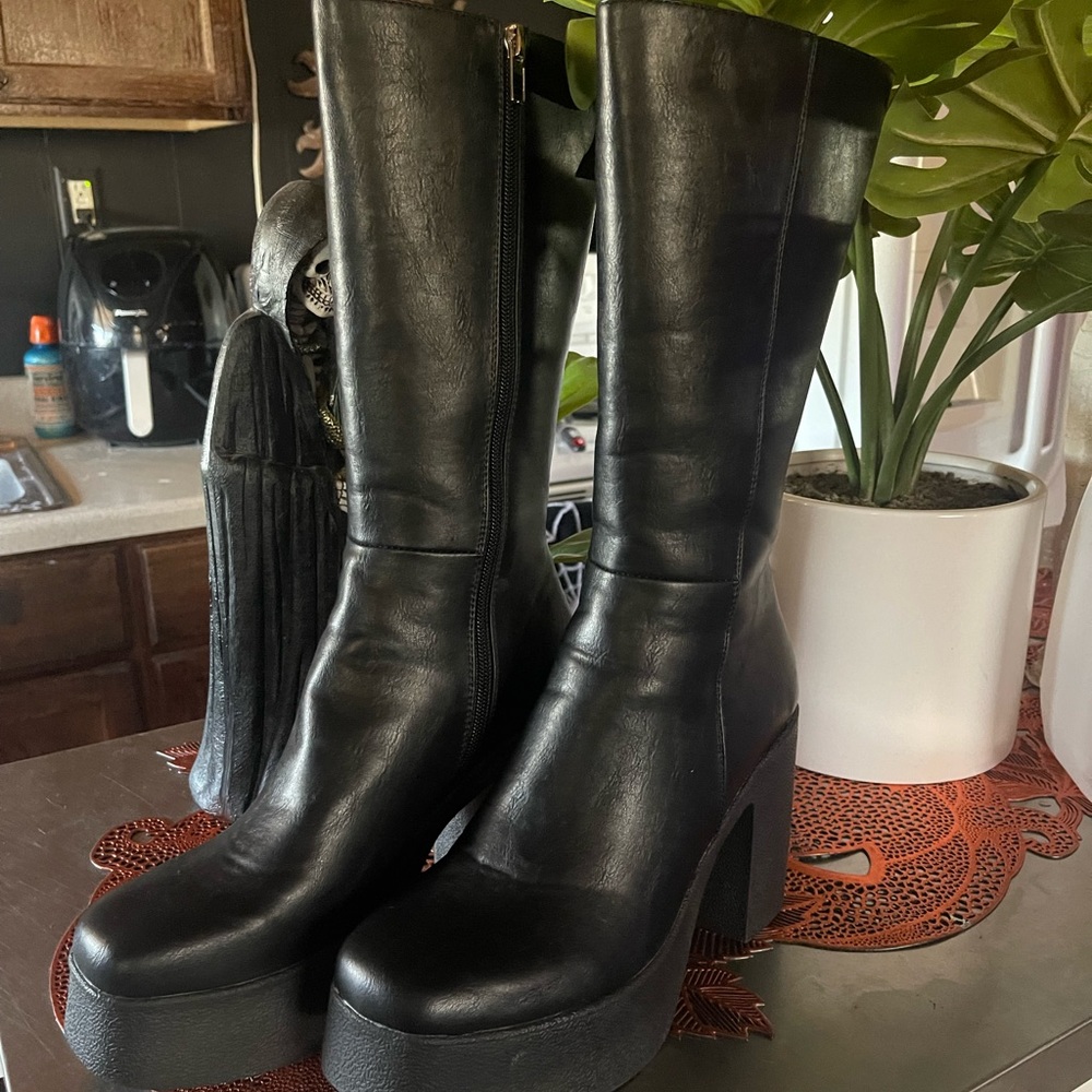 Lamoda platform boots